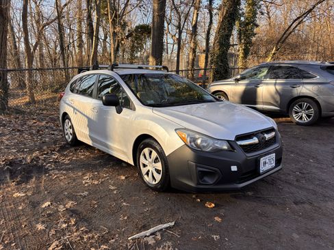 Used 2013 Subaru Impreza 2.0i image 2