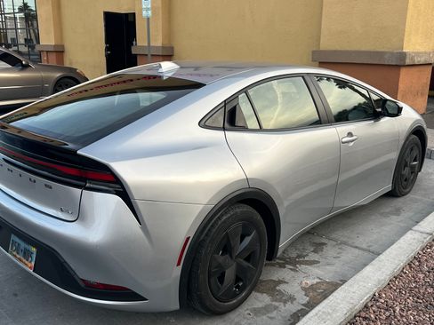 Used 2023 Toyota Prius LE FWD image 9
