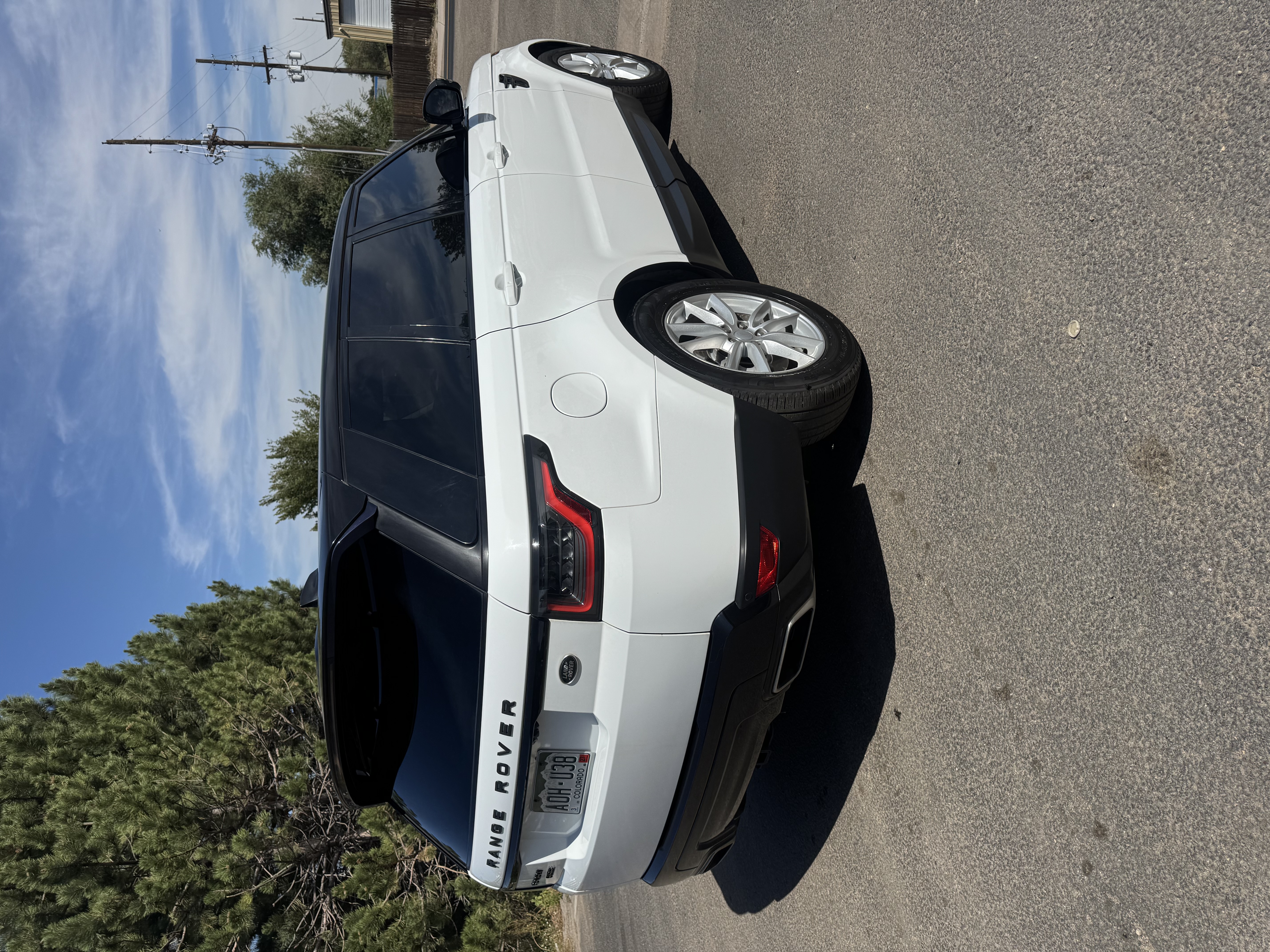 Used 2018 Land Rover Range Rover Sport SE AWD/4WD image 5
