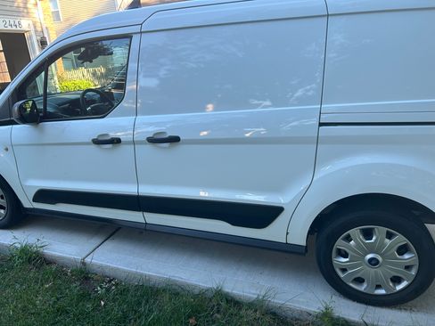 Used 2022 Ford Transit Connect XLT FWD image 11