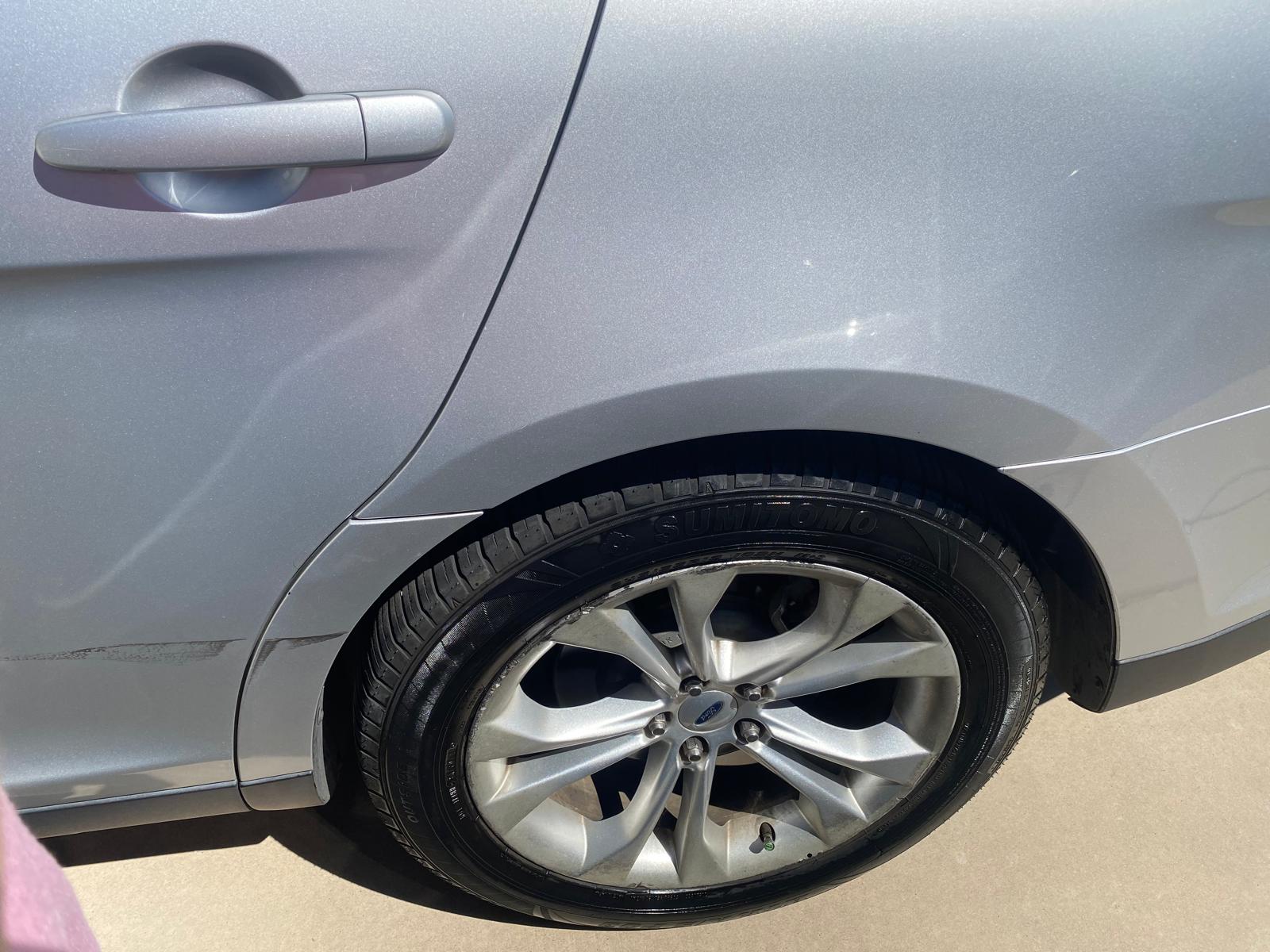 Used 2013 Ford Taurus SEL FWD image 13