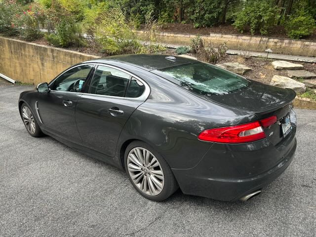 Used 2011 Jaguar XF RWD image 4