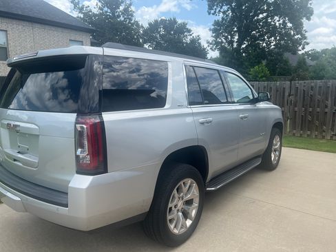 Used 2017 GMC Yukon SLT w/ Open Road Package AWD/4WD image 9