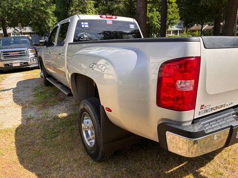 Used 2007 GMC Sierra 3500 SLT w/ Convenience Package AWD/4WD image 10