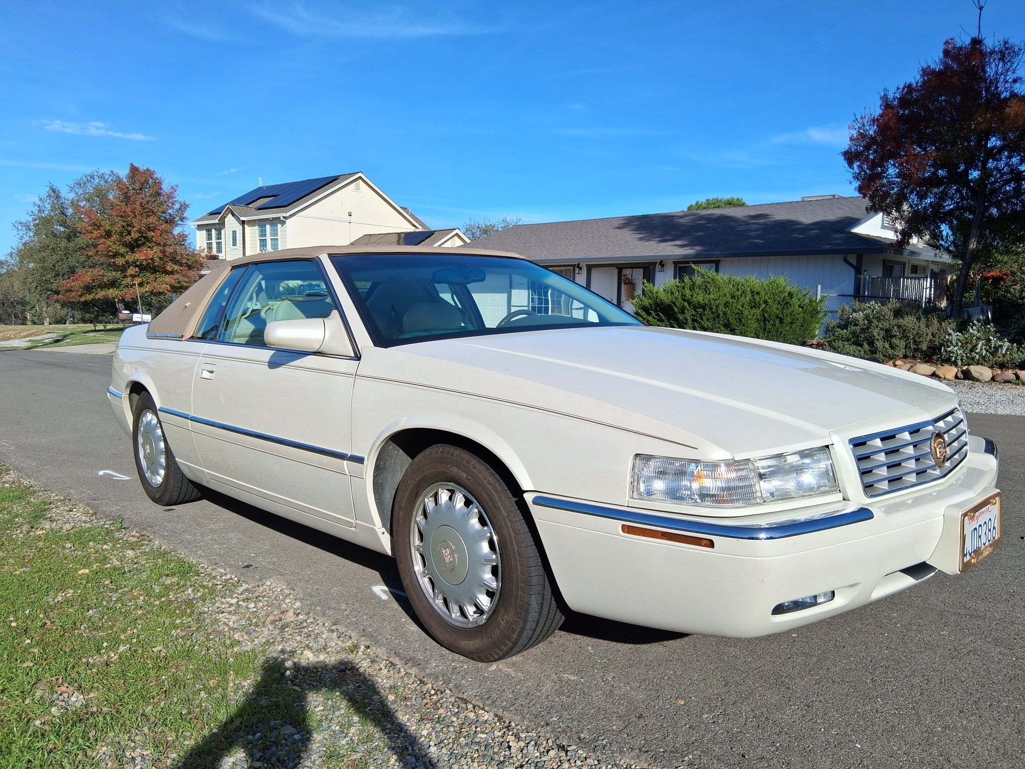 Used 2000 Cadillac Eldorado ESC w/ Comfort/Convenience Pkg FWD image 8