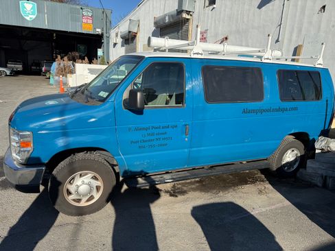 Used 2014 Ford E-250 and Econoline 250 w/ Power Group image 1