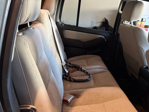 Used 2008 Ford Explorer XLT image 10