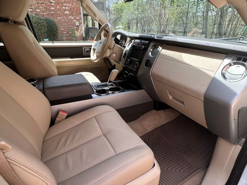 Used 2011 Ford Expedition XLT w/ 202A Rapid Spec Order Code image 6