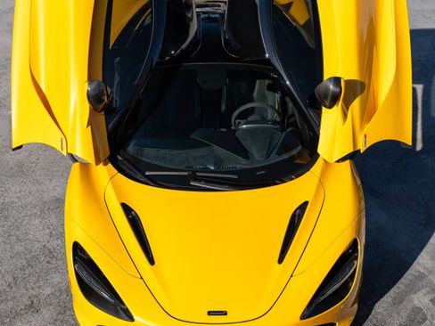 Used 2018 McLaren 720S Performance image 25