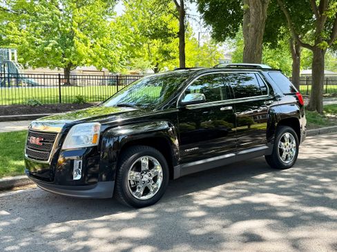 Used 2013 GMC Terrain SLT FWD image 1