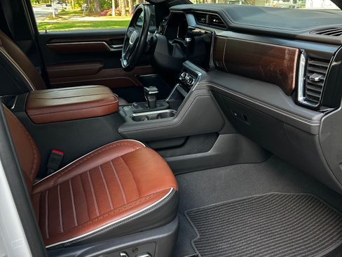 Used 2024 GMC Sierra 1500 Denali Ultimate image 11