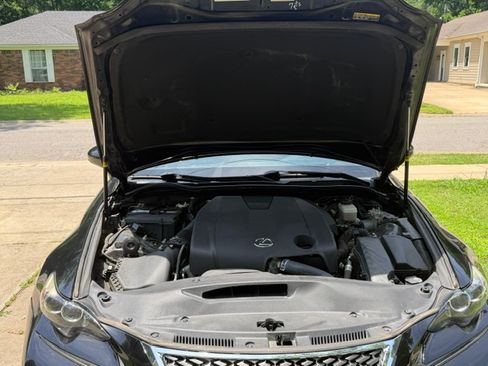 Used 2015 Lexus IS 250 w/ F-Sport Package RWD image 18