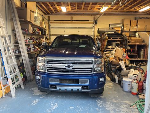 Used 2016 Chevrolet Silverado 3500 High Country w/ Duramax Plus Package image 12