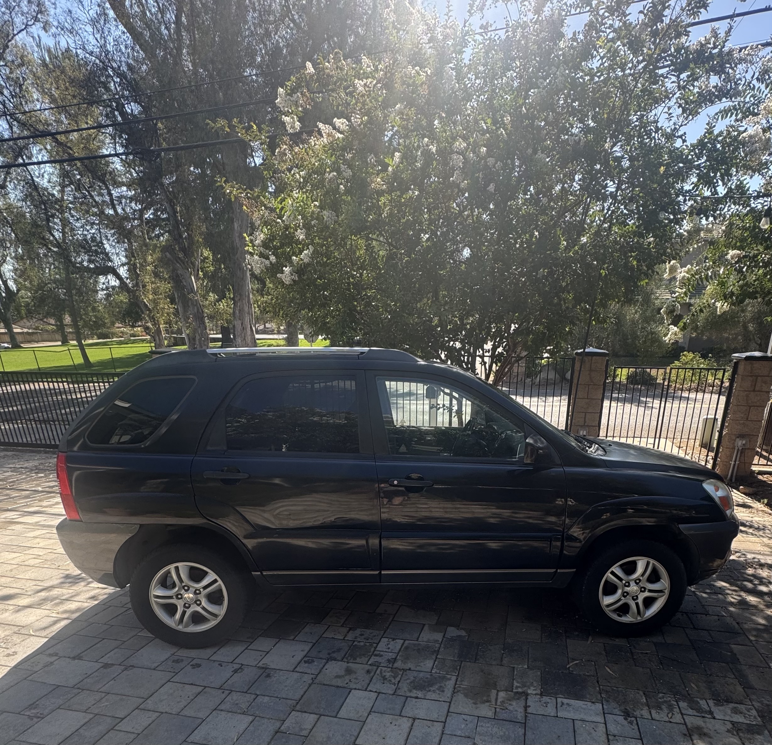 Used 2006 Kia Sportage EX FWD image 2