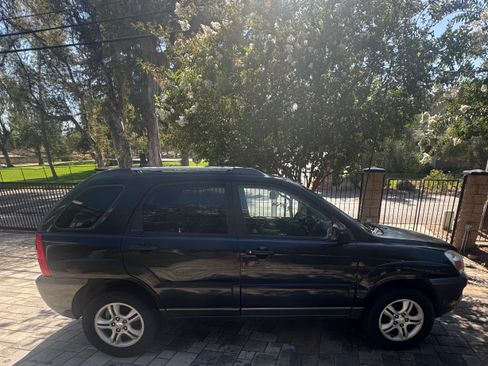 Used 2006 Kia Sportage EX FWD image 2