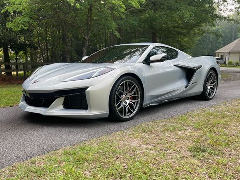 Used 2023 Chevrolet Corvette Z06 w/ Engine Appearance Package RWD image 8