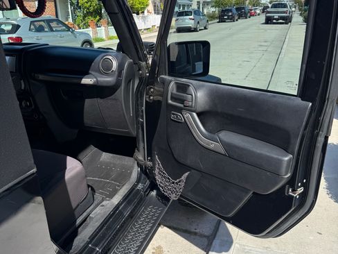 Used 2013 Jeep Wrangler Sport image 8