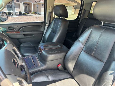 Used 2012 GMC Sierra 1500 SLT w/ SLT White Diamond Edition image 9