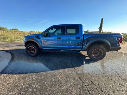 Used 2019 Ford F150 Raptor w/ Equipment Group 801A Mid image 12