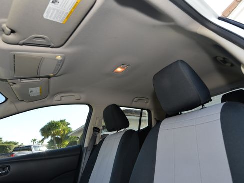 Used 2015 Nissan Leaf SV image 14