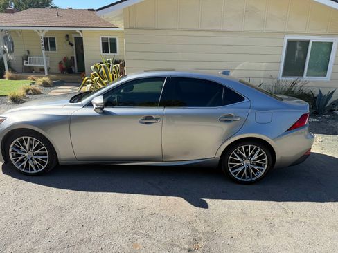 Used 2016 Lexus IS 200t image 16
