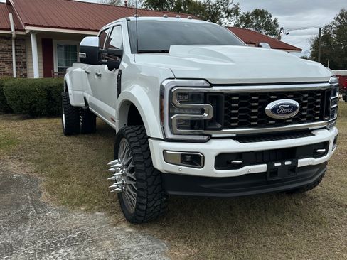 Used 2024 Ford F450 Limited w/ FX4 Off-Road Package image 4