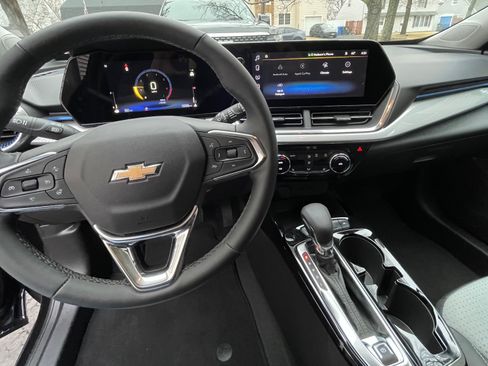 Used 2025 Chevrolet Trax LT w/ Driver Confidence Package image 5