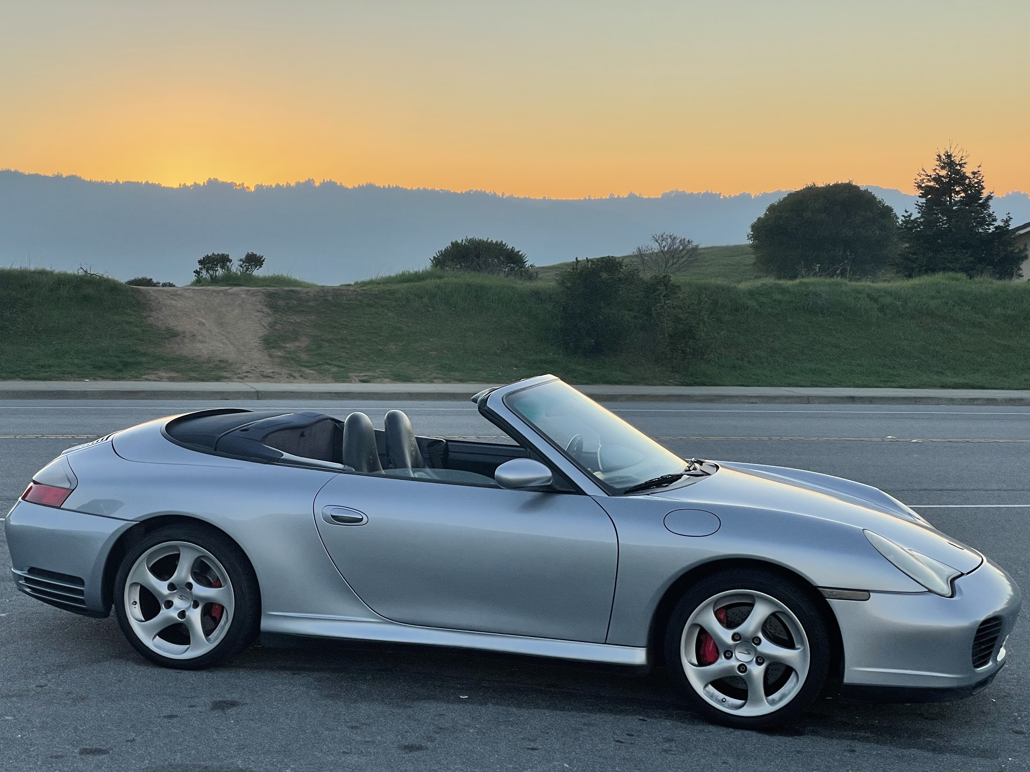Used 2004 Porsche 911 Carrera 4S AWD/4WD image 1