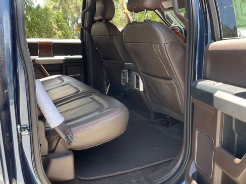 Used 2015 Ford F150 King Ranch w/ Equipment Group 601A Luxury AWD/4WD image 9