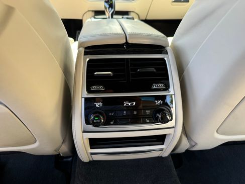 Used 2018 BMW 750i xDrive AWD/4WD image 20