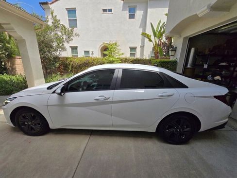 Used 2023 Hyundai Elantra Blue FWD image 1