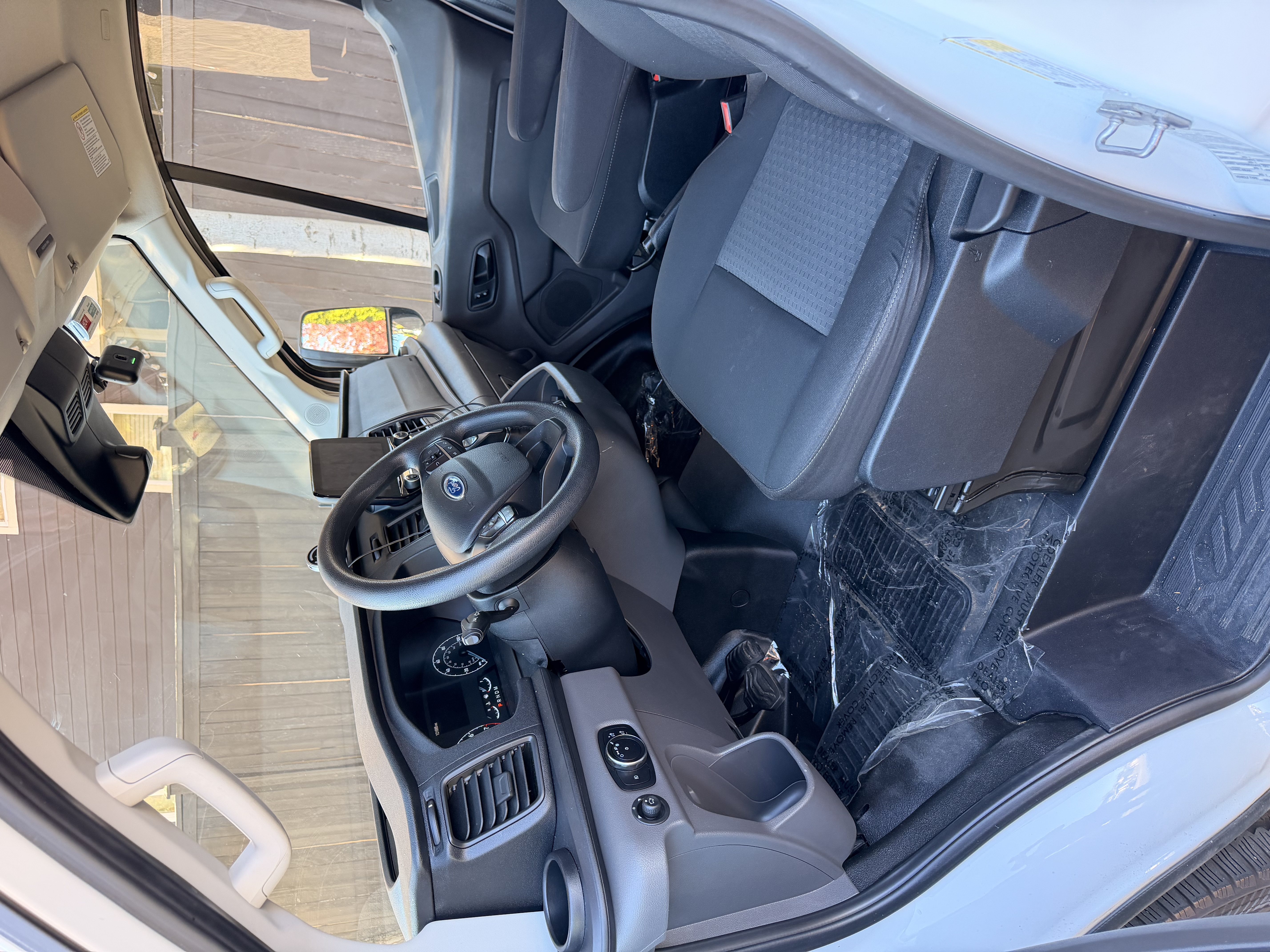 Used 2020 Ford Transit 150 Low Roof RWD image 10