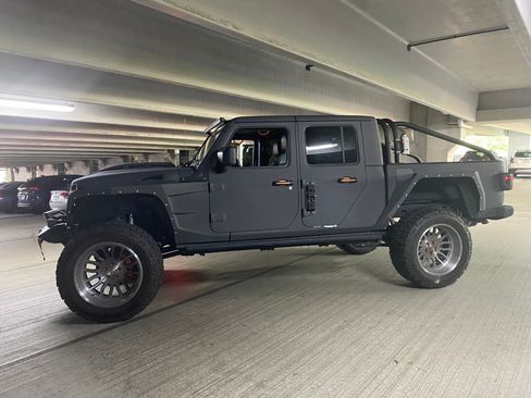 Used 2020 Jeep Gladiator Sport w/ Quick Order Package 24S image 4
