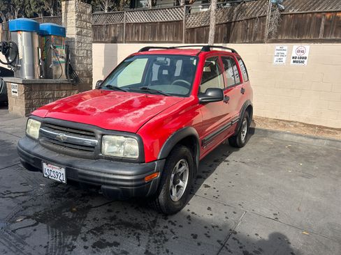 Used 2002 Chevrolet Tracker ZR2 image 1