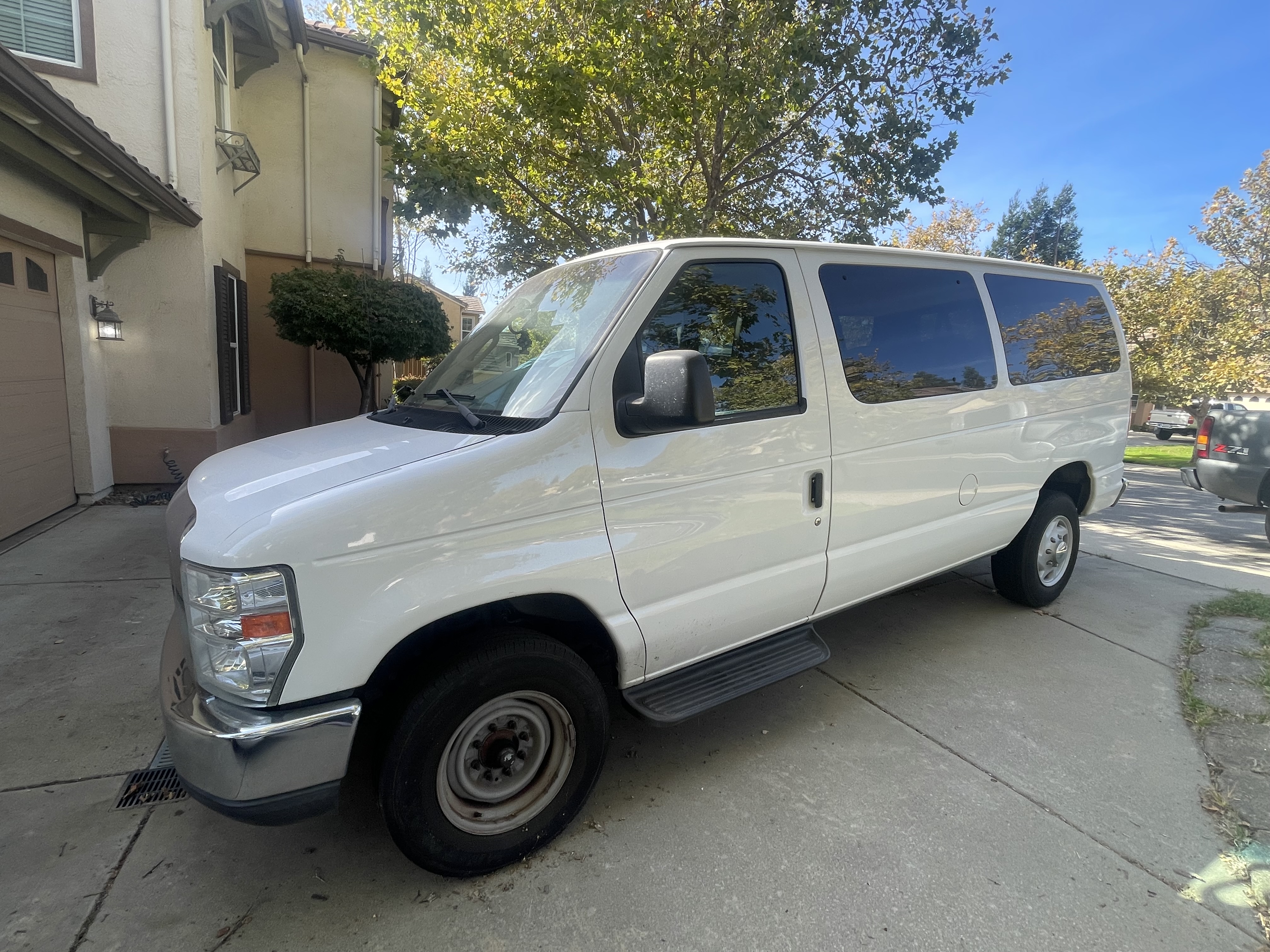 Used 2014 Ford E-350 and Econoline 350 XLT RWD image 18