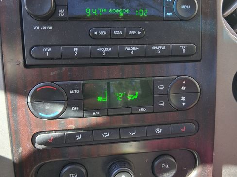 Used 2006 Lincoln Mark LT 2WD image 14