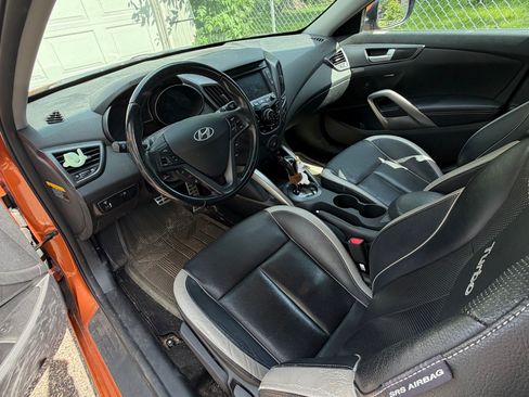 Used 2013 Hyundai Veloster Turbo FWD image 5