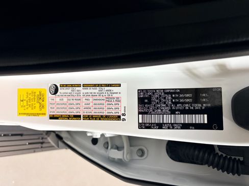 Used 2024 Lexus GX 550 w/ Cold Area Package AWD/4WD image 32