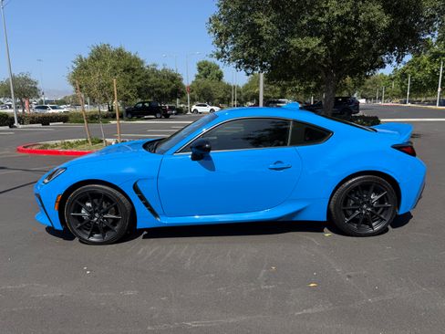 Used 2024 Toyota GR86 Premium RWD image 9