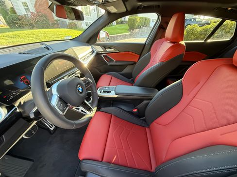 Used 2025 BMW X2 xDrive28i w/ M Sport Package image 12