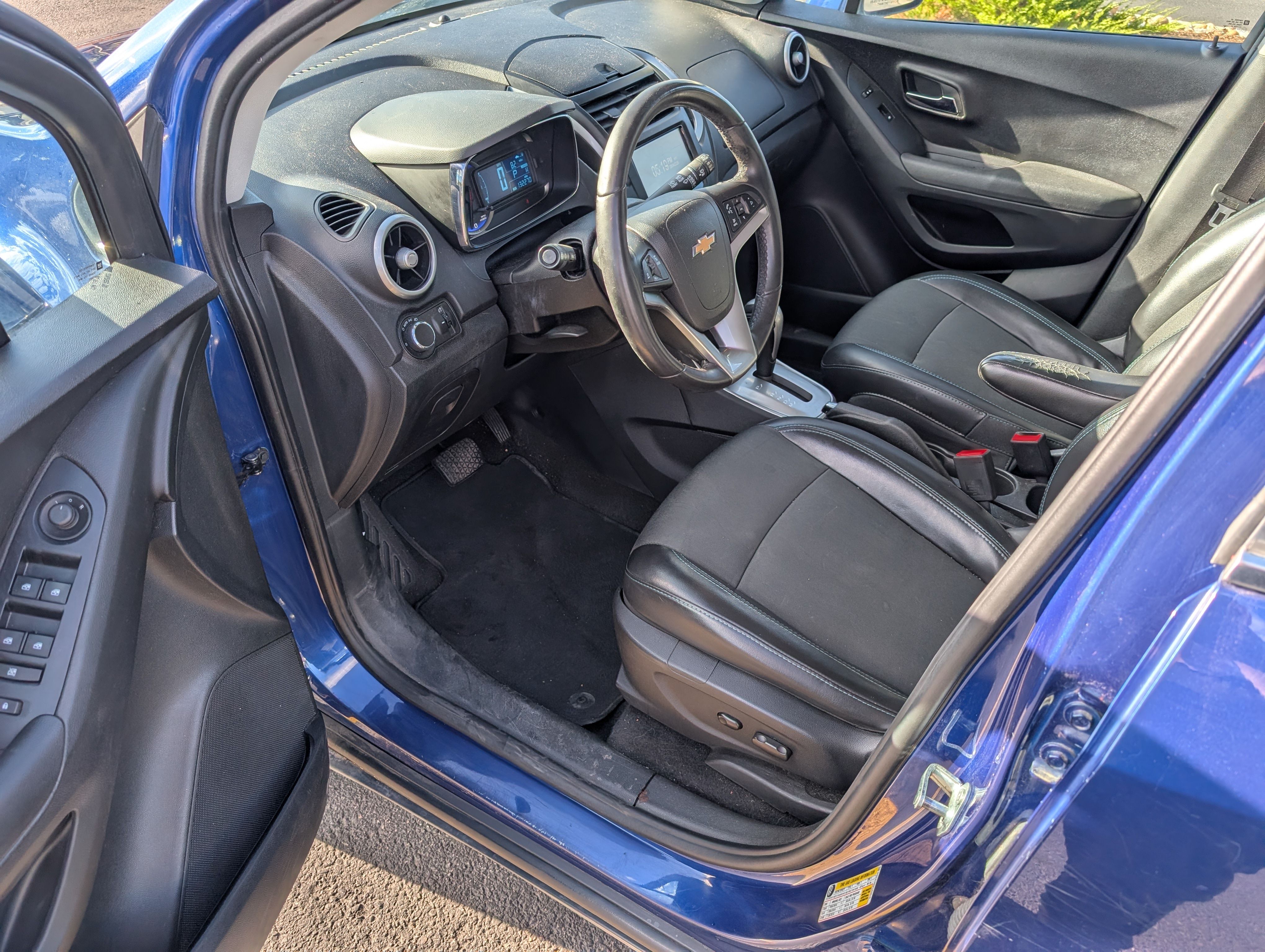 Used 2015 Chevrolet Trax LT w/ LT Plus Package FWD image 17