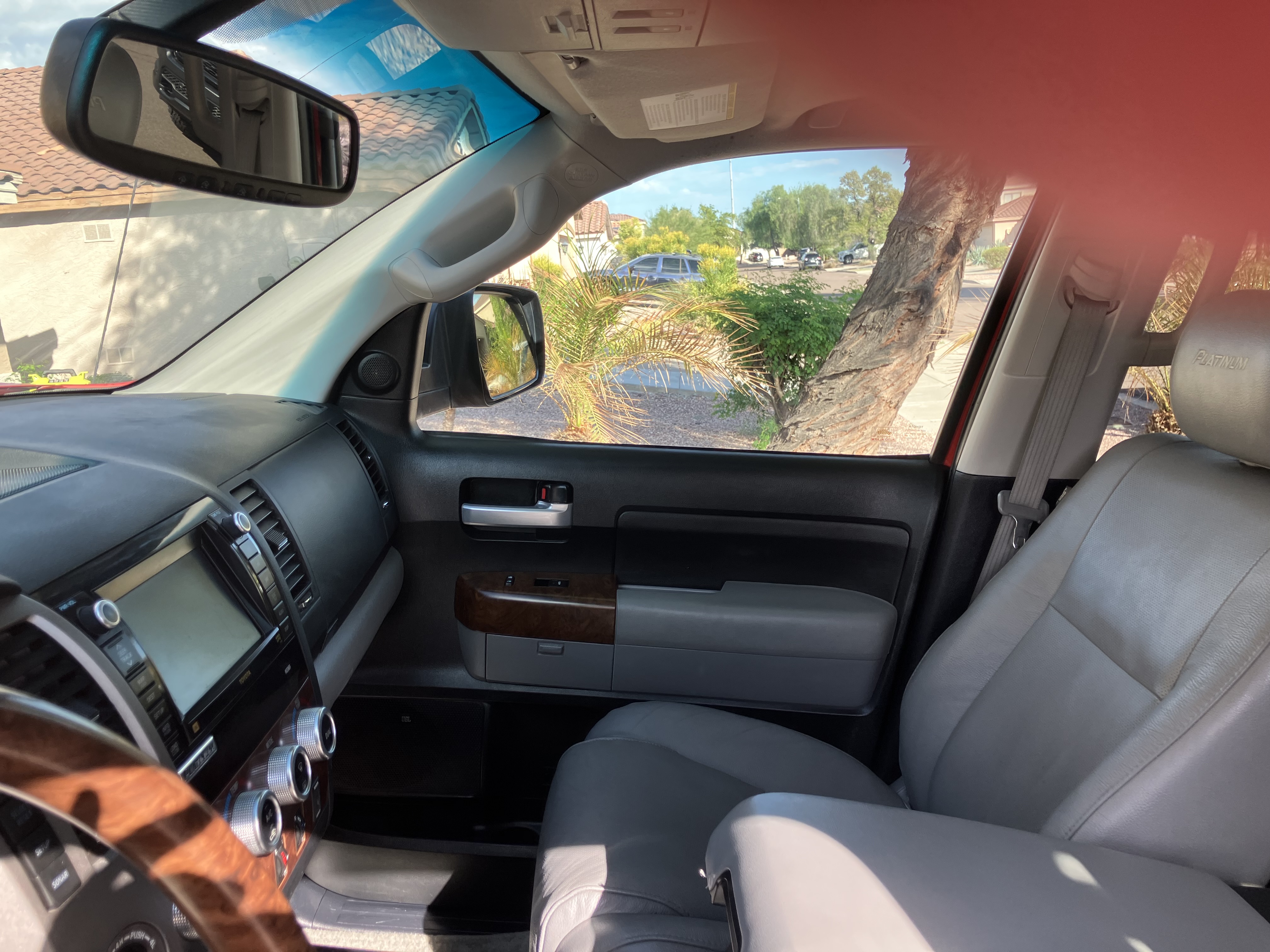 Used 2011 Toyota Tundra Limited w/ Platinum Pkg AWD/4WD image 12