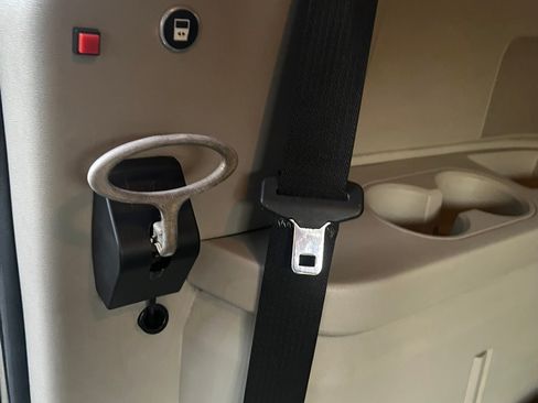 Used 2011 Dodge Grand Caravan Mainstreet w/ PWR Convenience Group FWD image 13