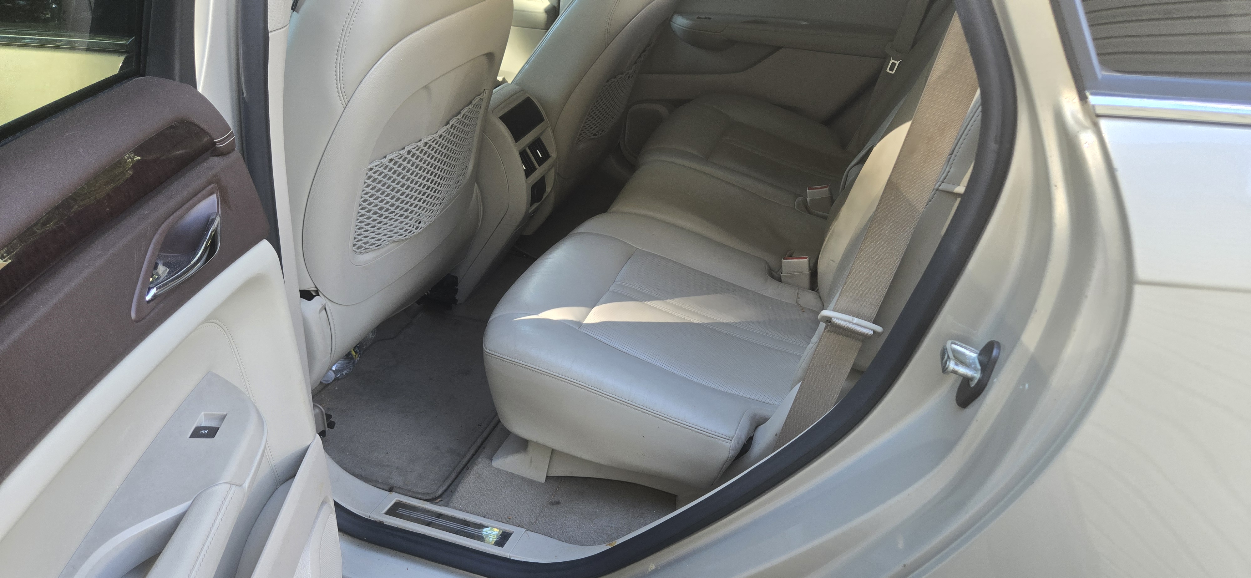 Used 2011 Cadillac SRX Luxury AWD/4WD image 11