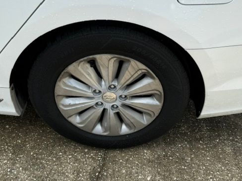 Used 2017 Hyundai Sonata SE FWD image 9