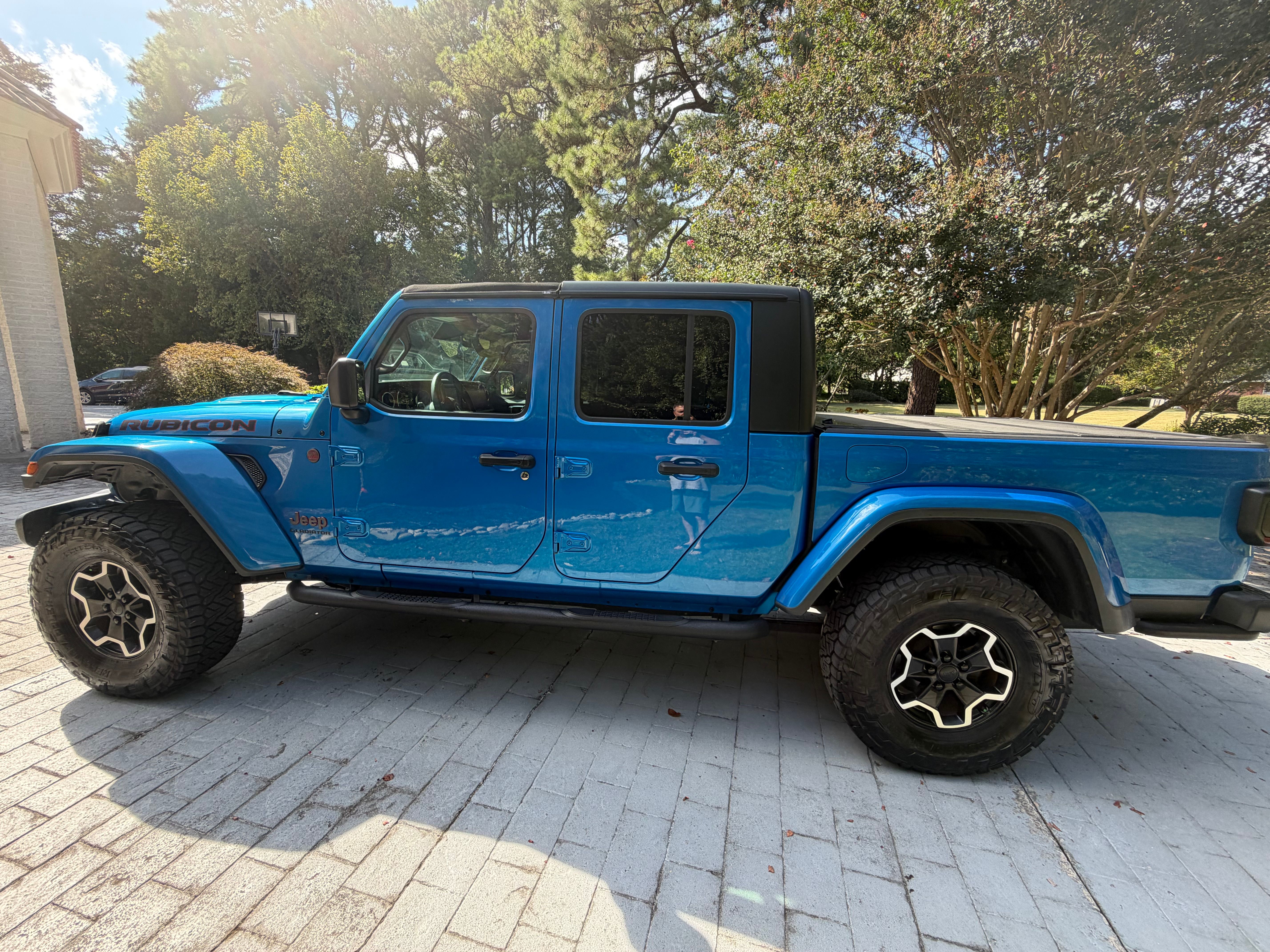 Used 2021 Jeep Gladiator Rubicon AWD/4WD image 9