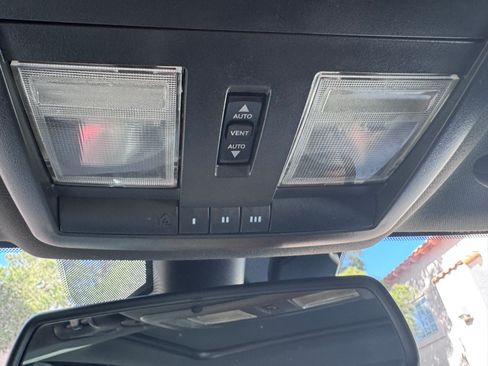 Used 2015 Dodge Challenger R/T Plus image 30