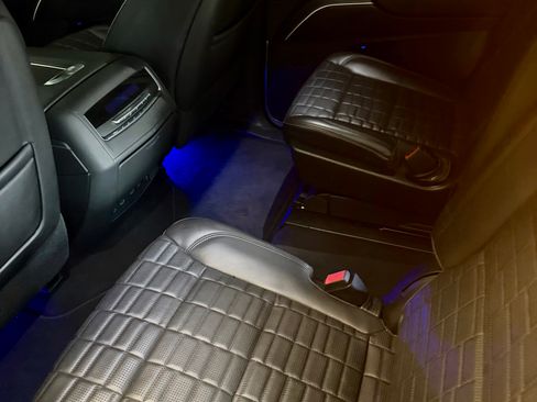 Used 2021 Cadillac Escalade Sport Platinum w/ LPO, ONYX Package image 17