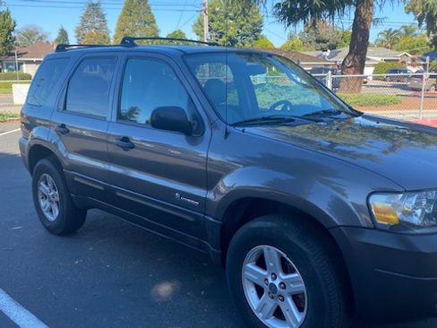 Used 2006 Ford Escape 2WD Hybrid image 1