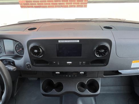 Used 2023 Mercedes-Benz Sprinter 1500 image 11